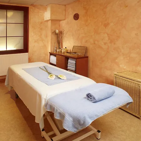 Orea Place Aparthotel 4*