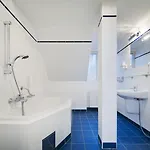 Apart-hotel Orea Place 4*