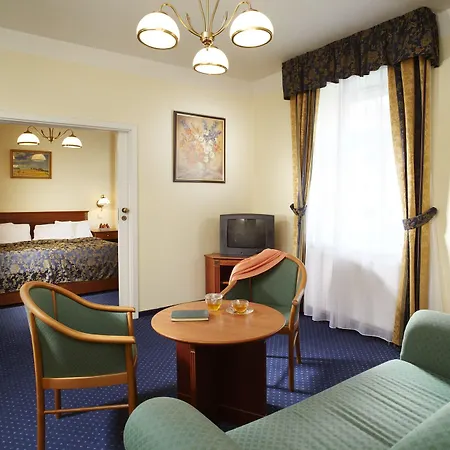 Apartahotel Orea Place 4*