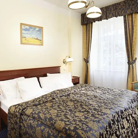 Orea Place Apartahotel 4*